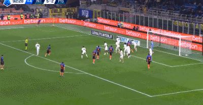  第90+3分钟，姆希塔良门线上头球破门，国米6-2比萨